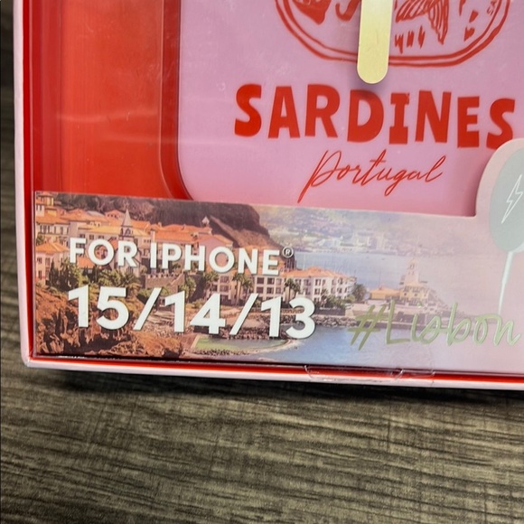 XO Poppy Sardine Phone Case 💖🐟 - Picture 4 of 7
